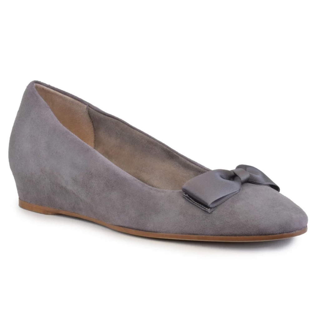 Amalfi Viola gray suede closed toe wedge with bow detail Made in Italy